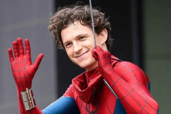 Homem Aranha gravações pausadas após acidente de Tom Holland